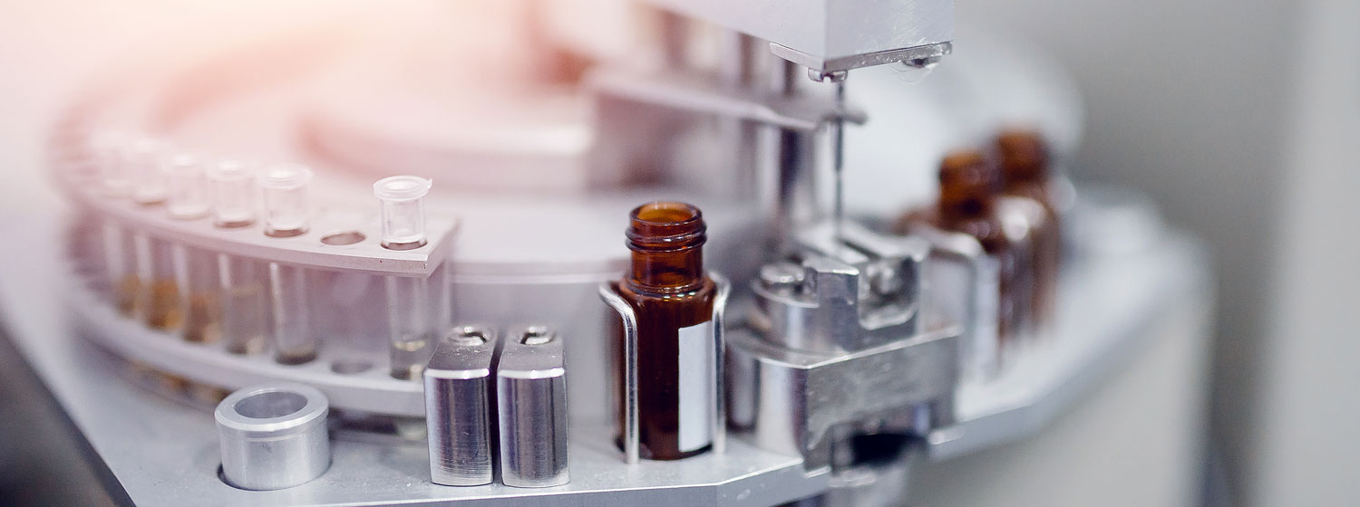 pharmaceutical-lab-filling-bottles-with-medication